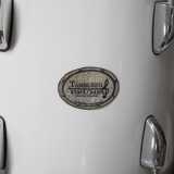Cos� la scelta di unire l�amore per la musica alla capacit� di lavorare il legno e i materiali ha condotto Rocco a realizzare dei preziosi strumenti fatti a mano che portano il marchio di �Tamburini Drums�